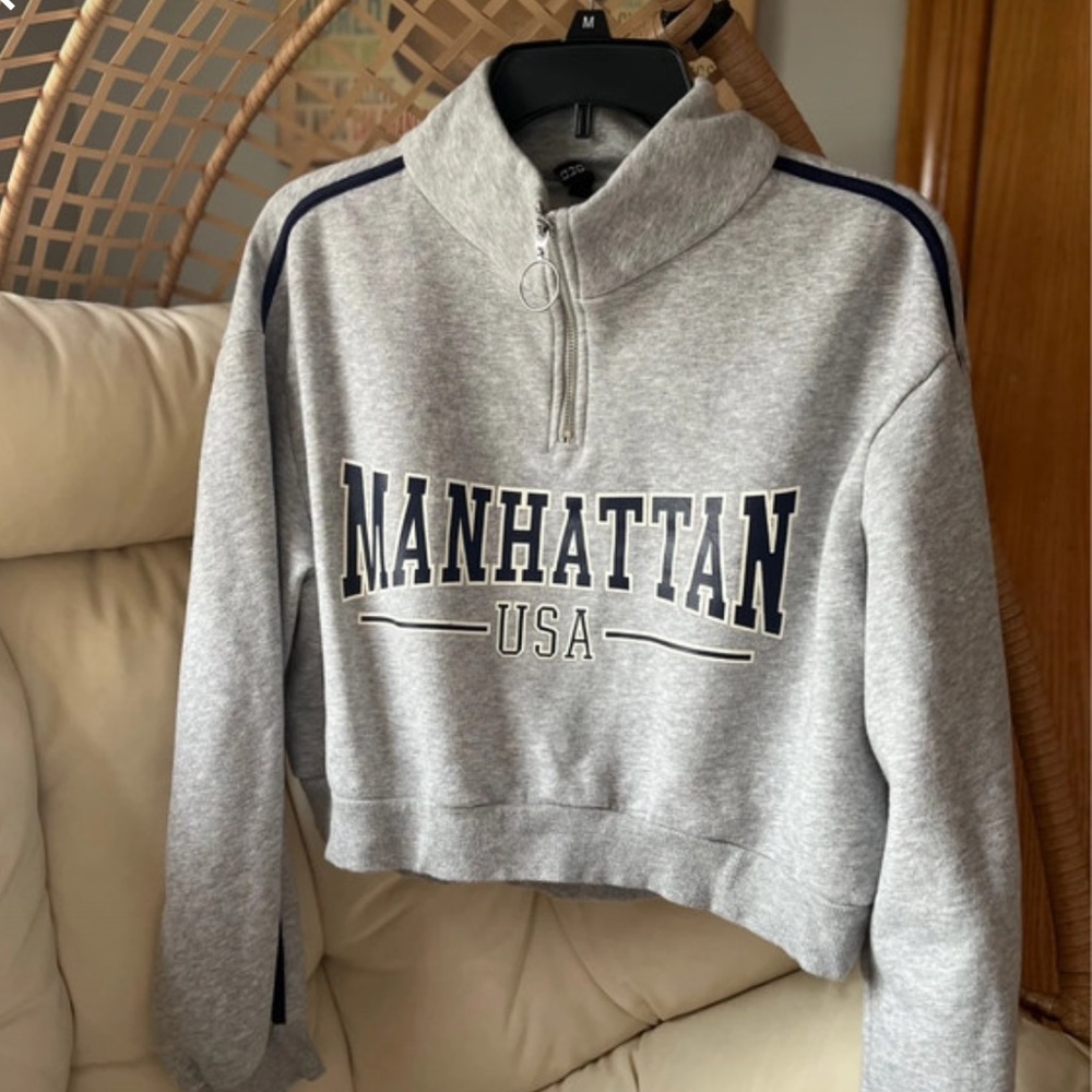 Divided Heather Gray Cropped Sweatshirt with Navy Highlights